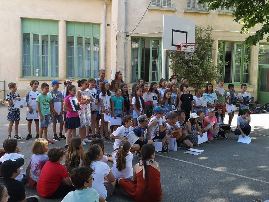 Remise Des Diplômes De Fin De Scolarité Primaire Et Des Médiateurs ...